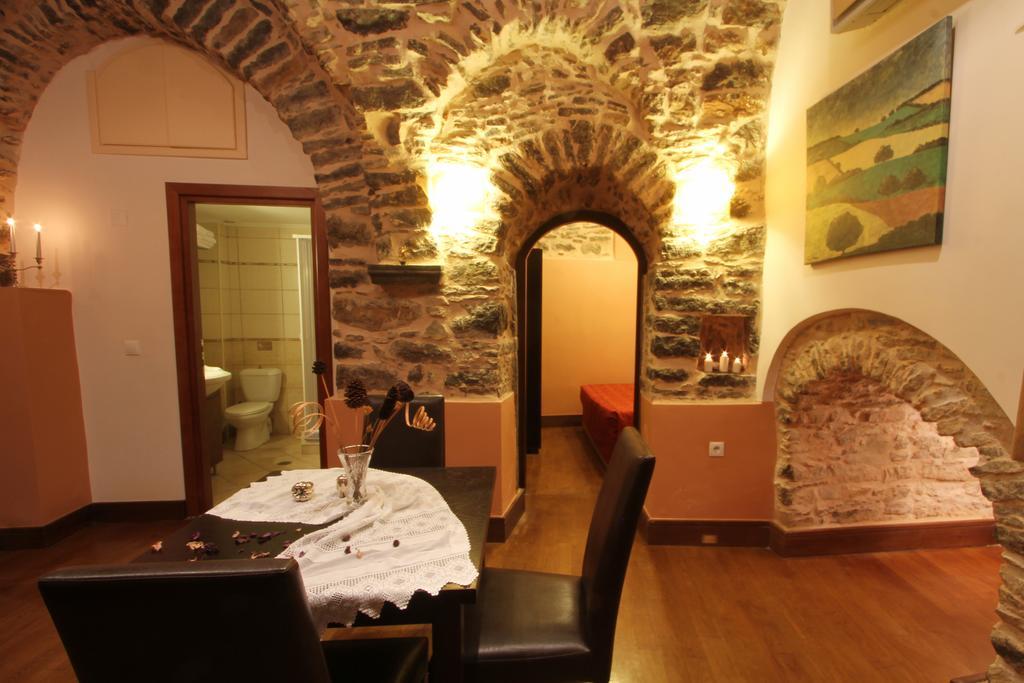 Medieval Castle Mestá Екстериор снимка