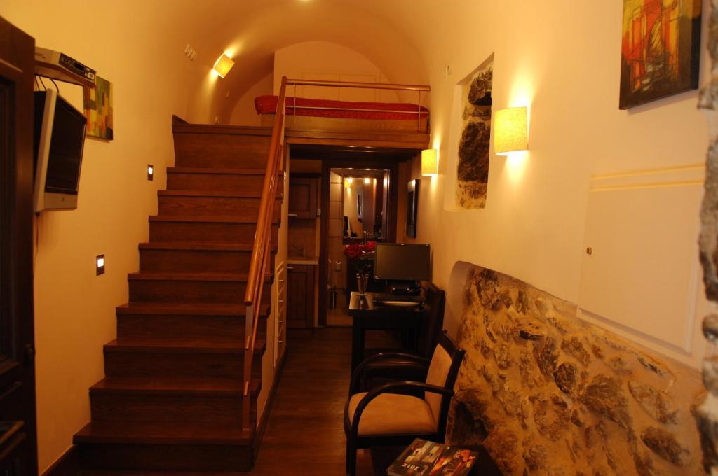Medieval Castle Mestá Стая снимка
