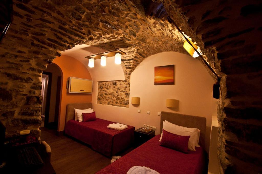 Medieval Castle Mestá Стая снимка